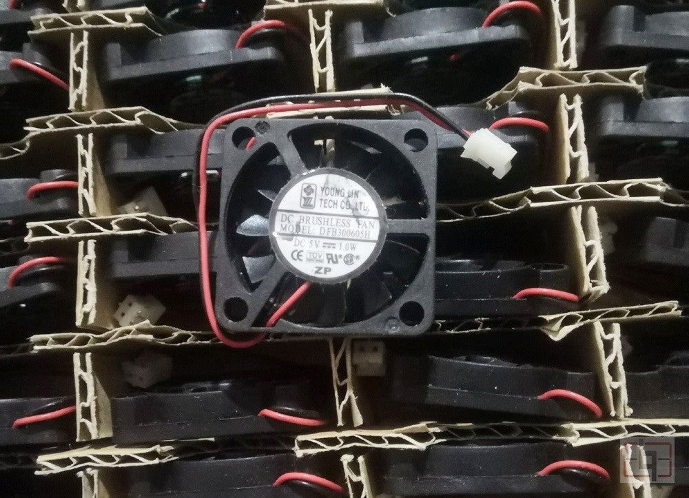YOUNG LIN DFB300605H 5V 1.0W 2wires 3wires Cooling Fan